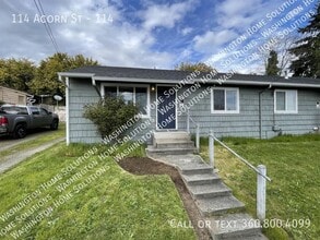 Building Photo - 114 Acorn St