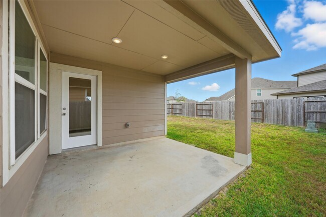 Building Photo - 7035 Toluca Dr