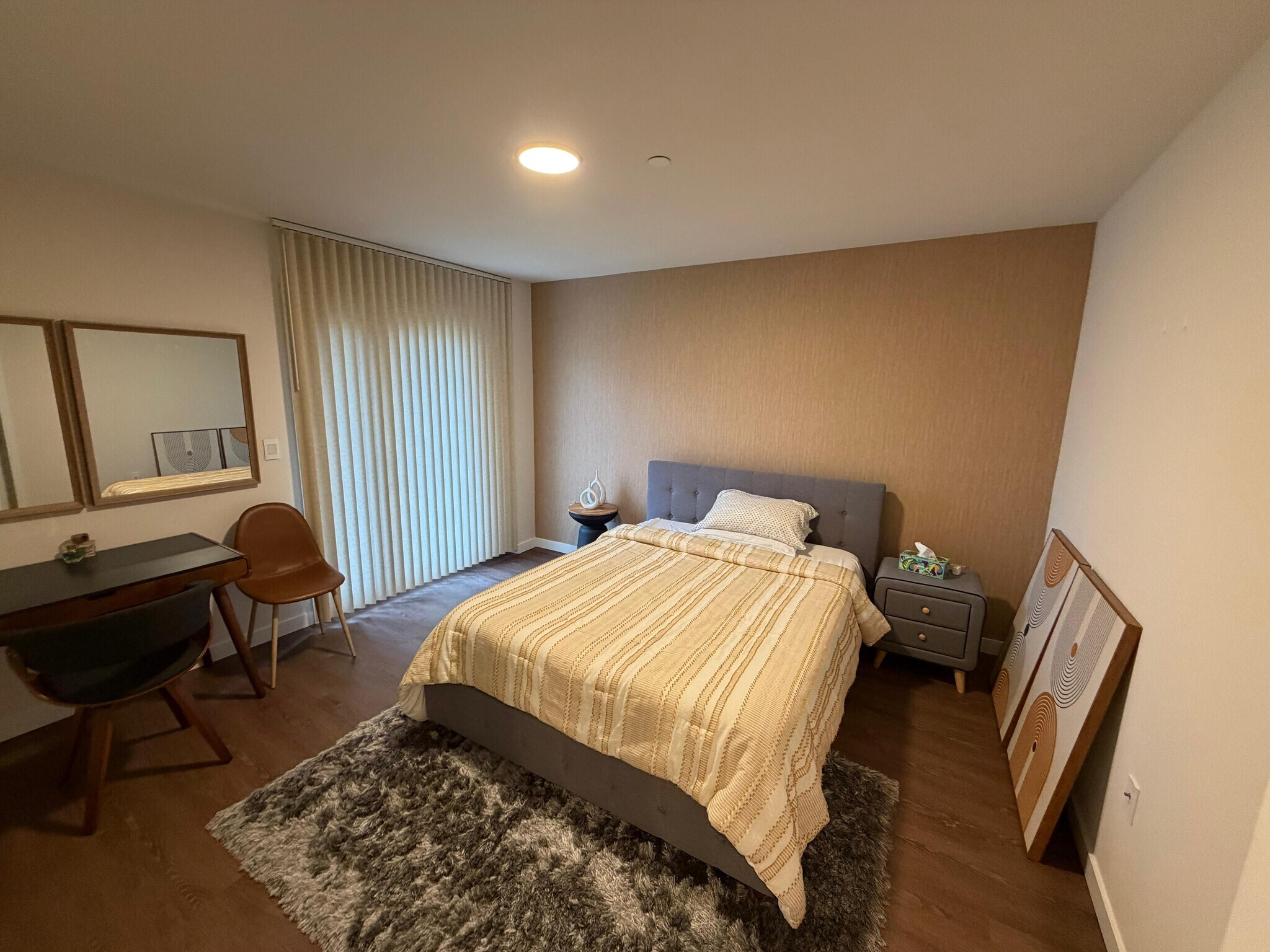 Building Photo - 540 NE Daisy Walk