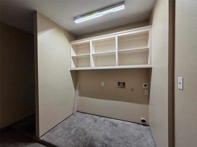 Building Photo - 928 Runneburg Rd