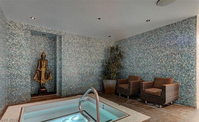 Building Photo - 4525 Dean Martin Dr