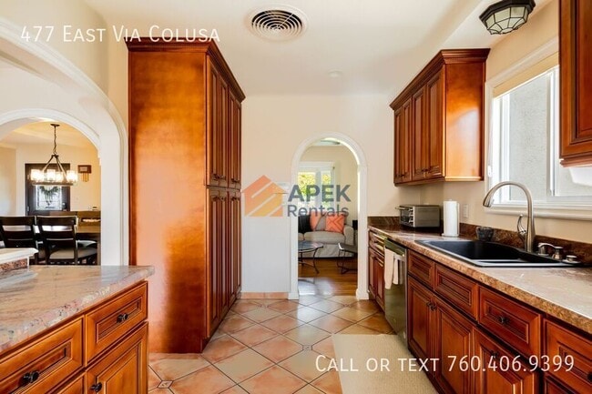 Building Photo - 477 E Vía Colusa