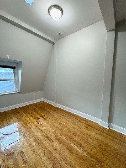 Building Photo - 6 St James Pl