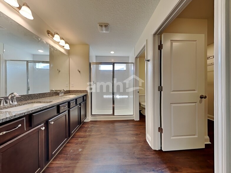 Building Photo - 283 Banyan Frst Dr