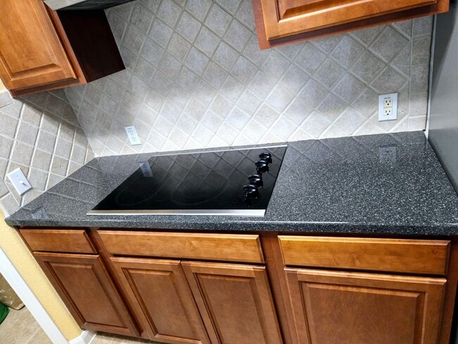 Building Photo - 10605 Lord Derby Dr