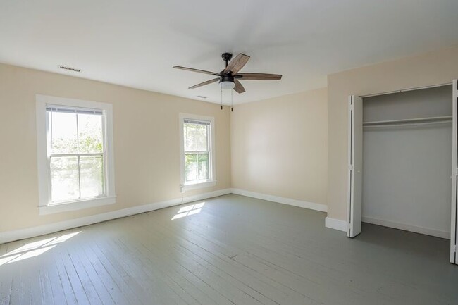 Building Photo - 3963 Oakleys Ln