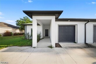 Building Photo - 26481 Sandhill Blvd