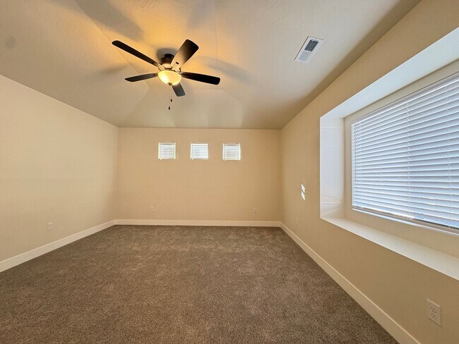 Building Photo - NEW Build!! Ironhawk Townhome #22!