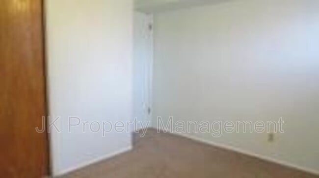 Building Photo - 1322 1st Ave NW