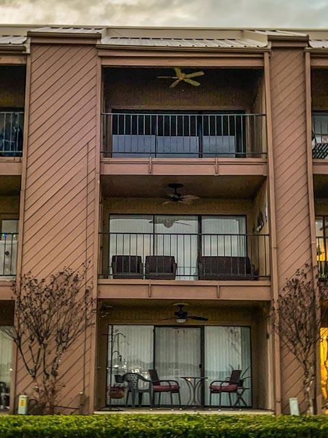 Building Photo - 15575 Marina Dr
