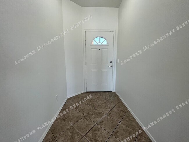 Building Photo - BEAUTIFUL 3 BEDROOM 2 BATHROOM HOUSE FOR R...