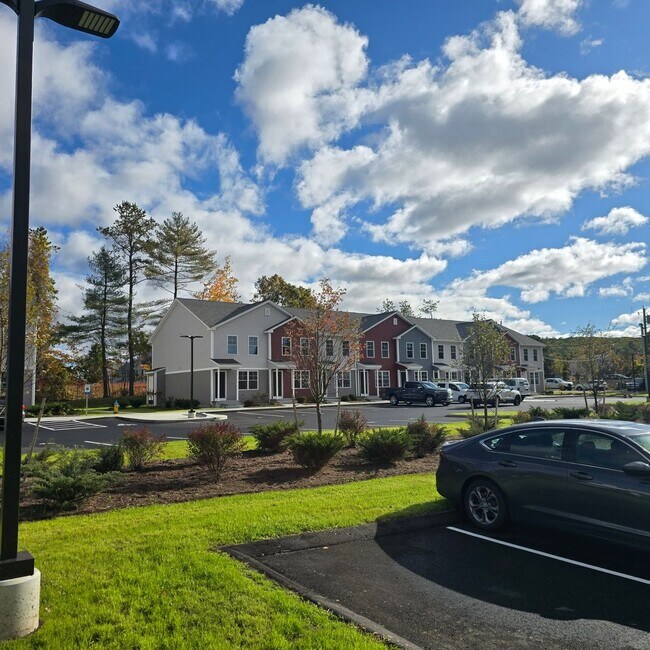 Building Photo - Megway Ct. (2-5)