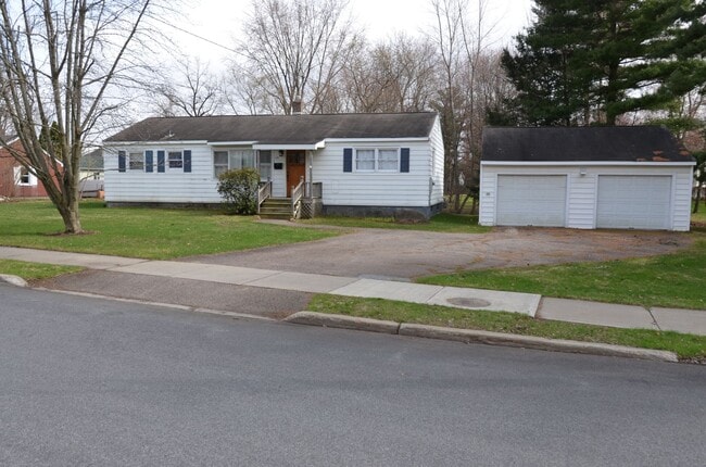 Building Photo - Wonderful 4 bedroom + South Burlington home
