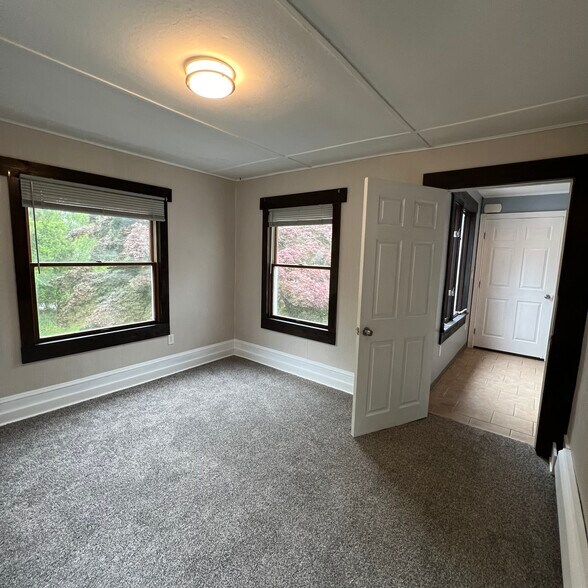 Bedroom 2 - 40-2 Oak St