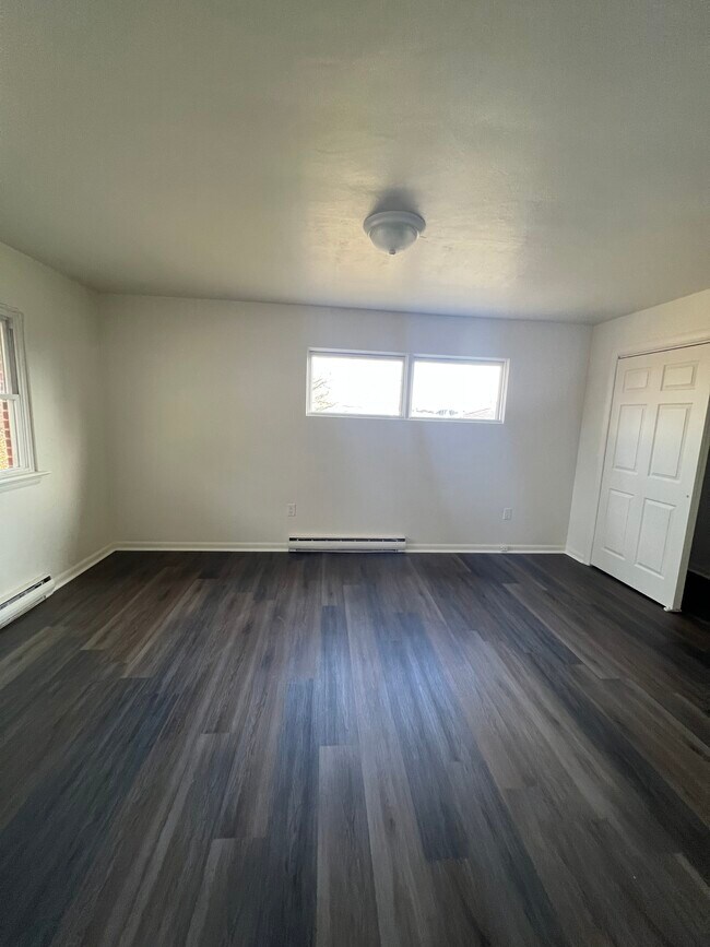 Building Photo - 10 George Cir