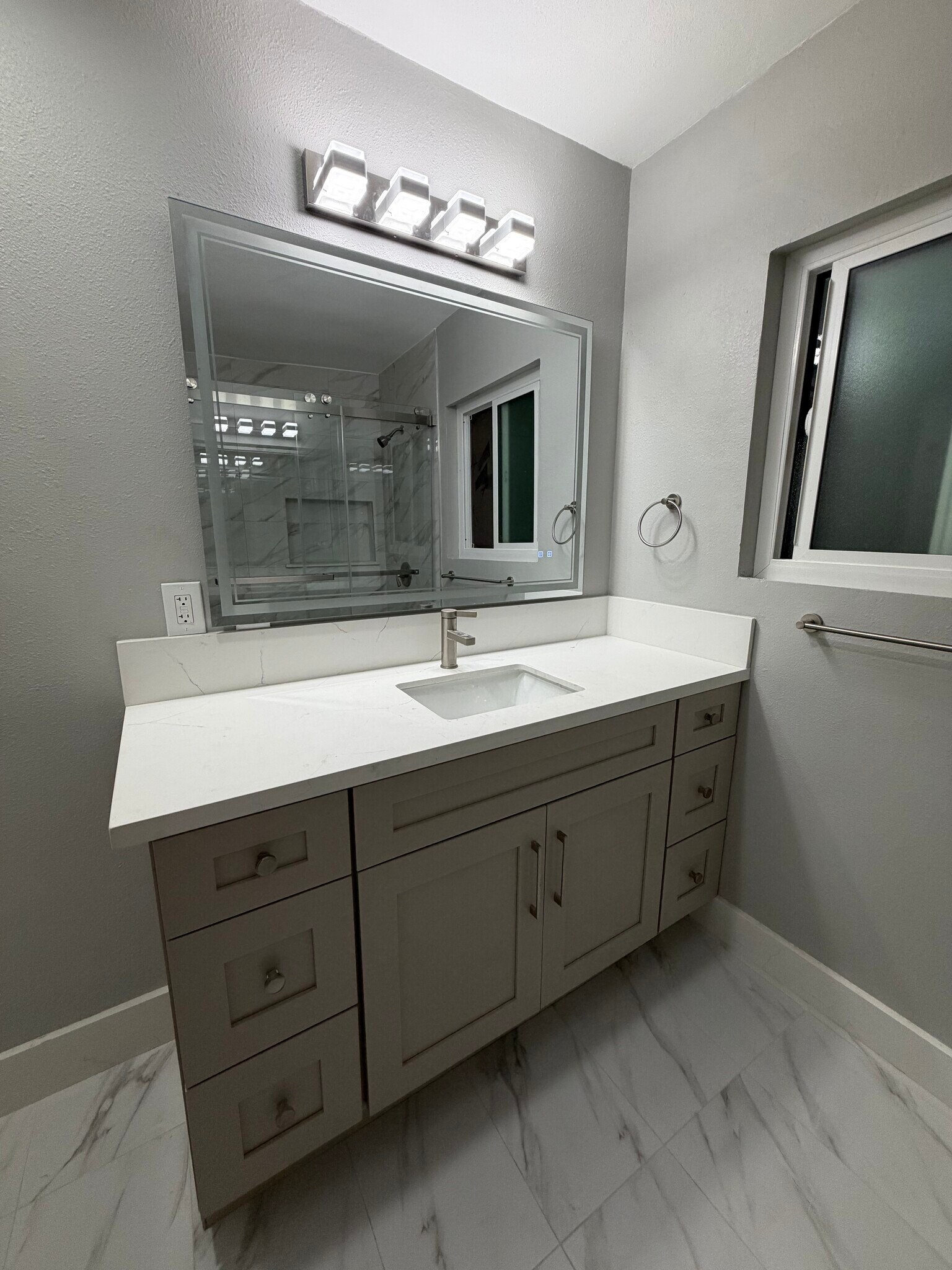 Bathroom - 1483 Allison Ave