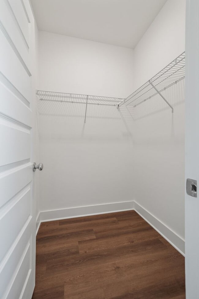 Building Photo - Spacious House with Elevated Amenities!