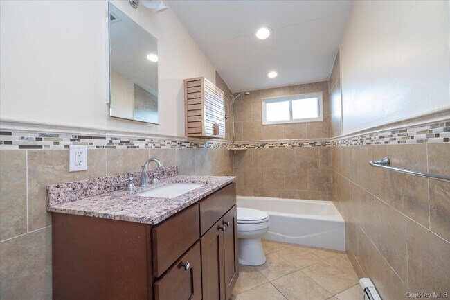 Building Photo - 1558 9th St