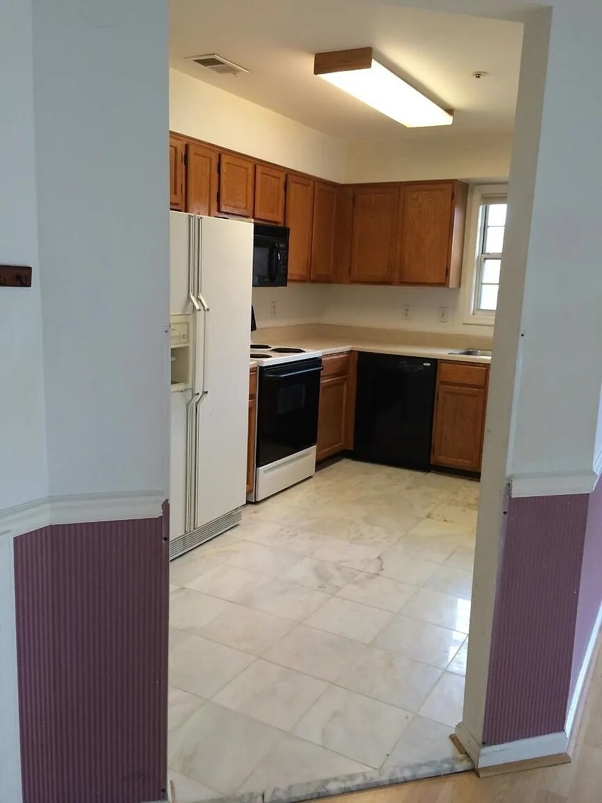 Building Photo - 19020 Amarillo Dr