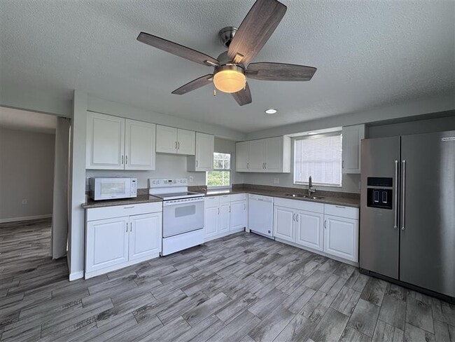 Building Photo - 3445 Sarto Ln