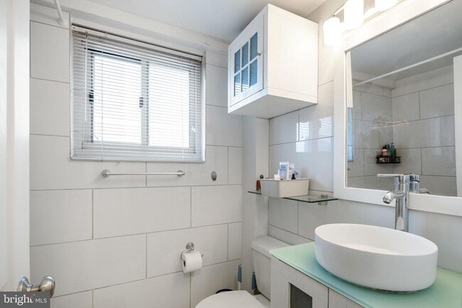 Building Photo - 2101 Chestnut St