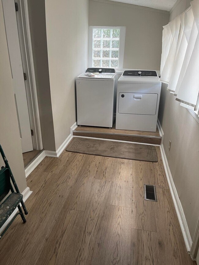 New Washer and Dryer Pair - 1111 Mathews St SW