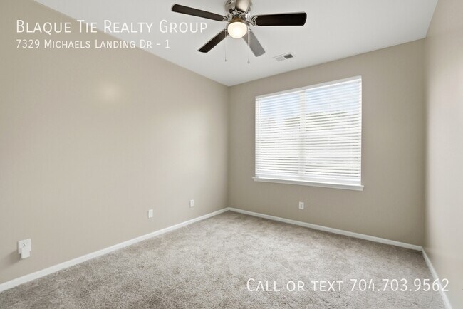 Building Photo - 7329 Michaels Landing Dr