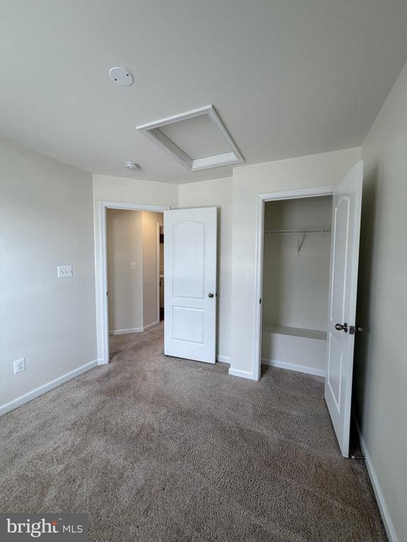 Building Photo - 40 Orch Grn Dr