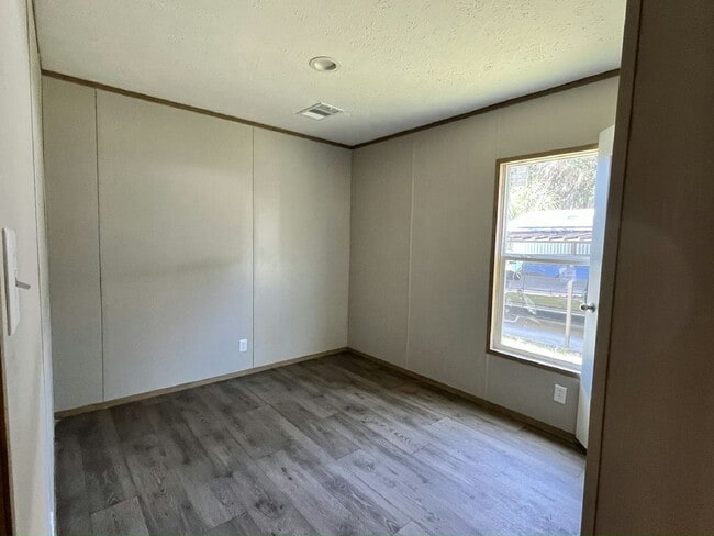 Building Photo - 1 Whitefeather Ln