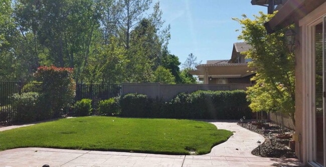 Building Photo - Beautiful 5bd 3.5 Baths House for Rent in Empire Ranch Folsom