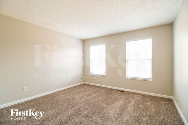 Building Photo - 60 Charmalee Dr