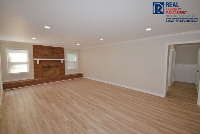 Building Photo - 2107 Londonderry Dr