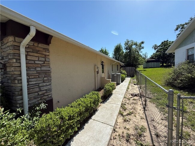 Building Photo - 3632 N Honeylocust Dr