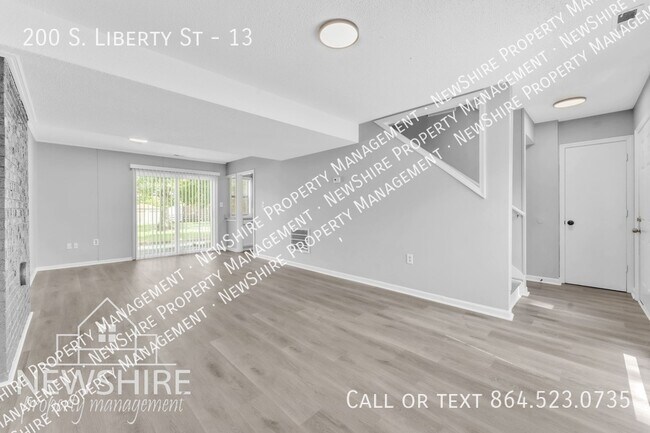 Building Photo - 200 S Liberty St