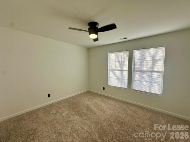 Building Photo - 340 Zander Woods Ct