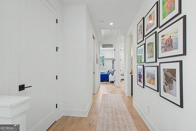 Building Photo - 270 4th St