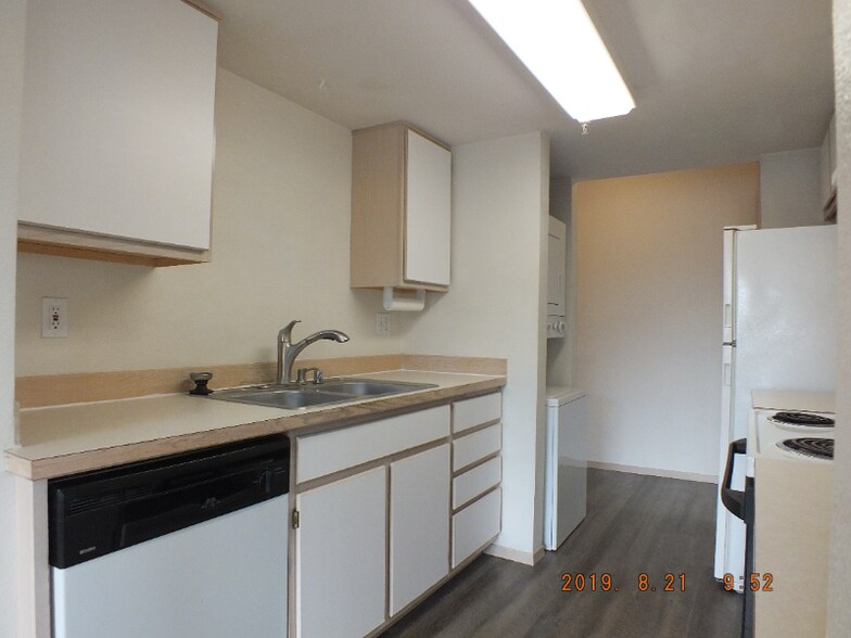 Building Photo - 12549 28th Ave NE