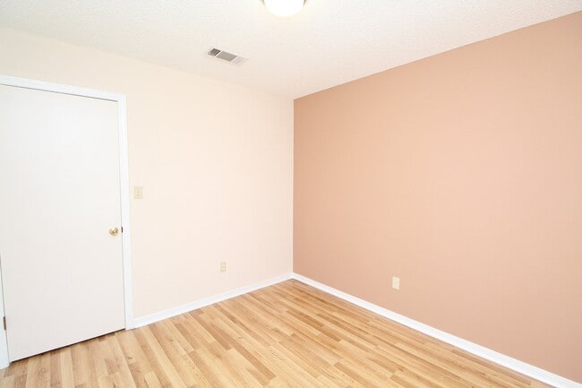 Building Photo - Milton Home with Modern Kitchen, Open Livi...
