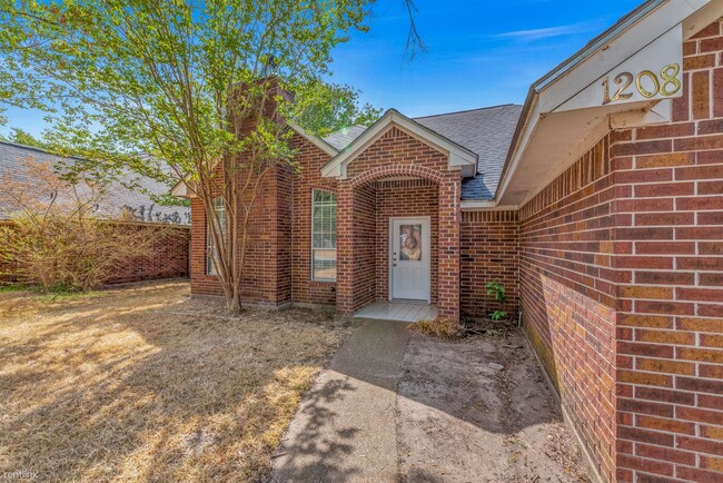 Building Photo - 3 br, 2 bath House - 1208 Bayou Woods Dr 1...