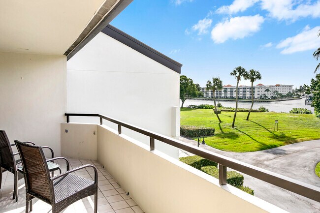Building Photo - 1100 Marine Way W