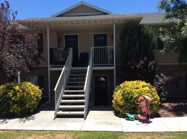 Primary Photo - Washington Fourplex