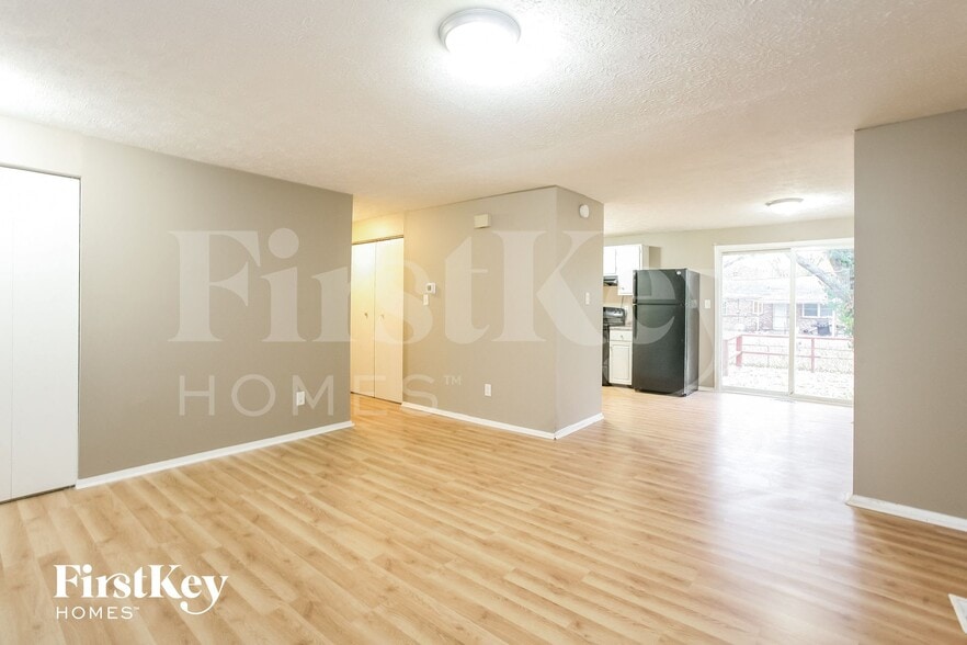 Building Photo - 3448 Alpine Pl