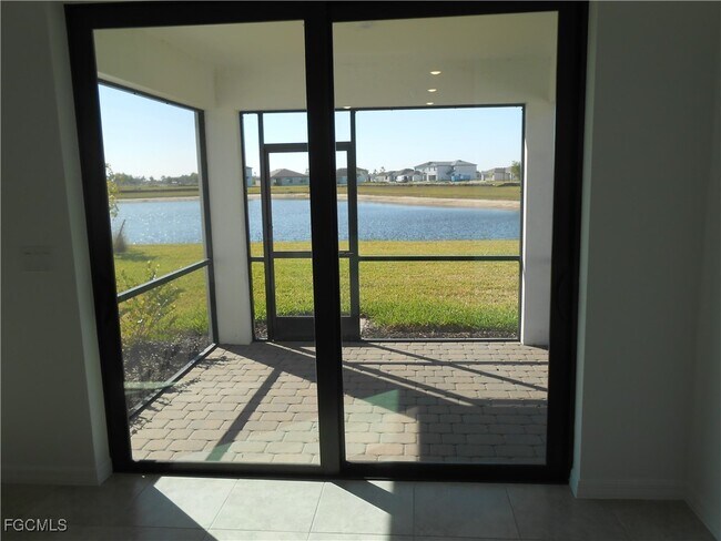 Building Photo - 623 Lakeside Oasis Ave