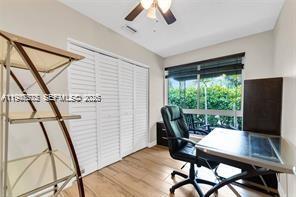 Building Photo - 1532 NE 39th St