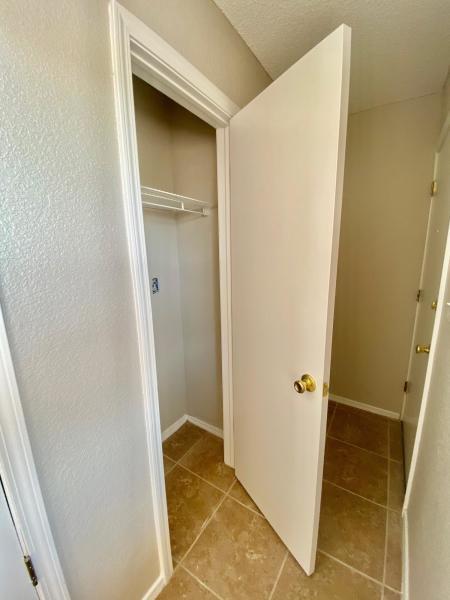 Building Photo - 2253 Tierra De Oro Way