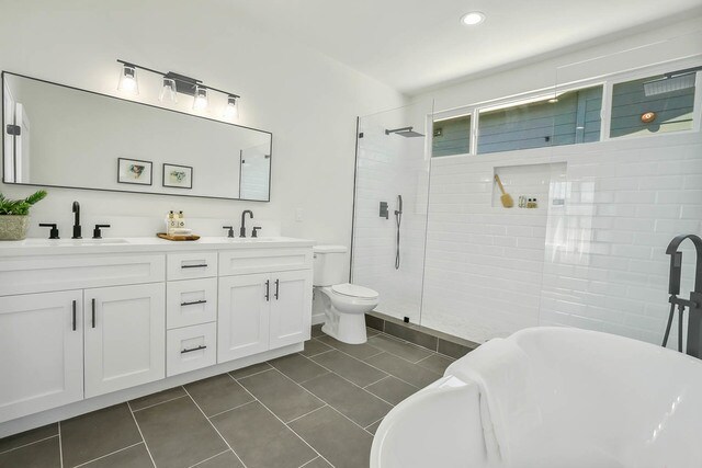 Building Photo - 3924 Tuller Ave