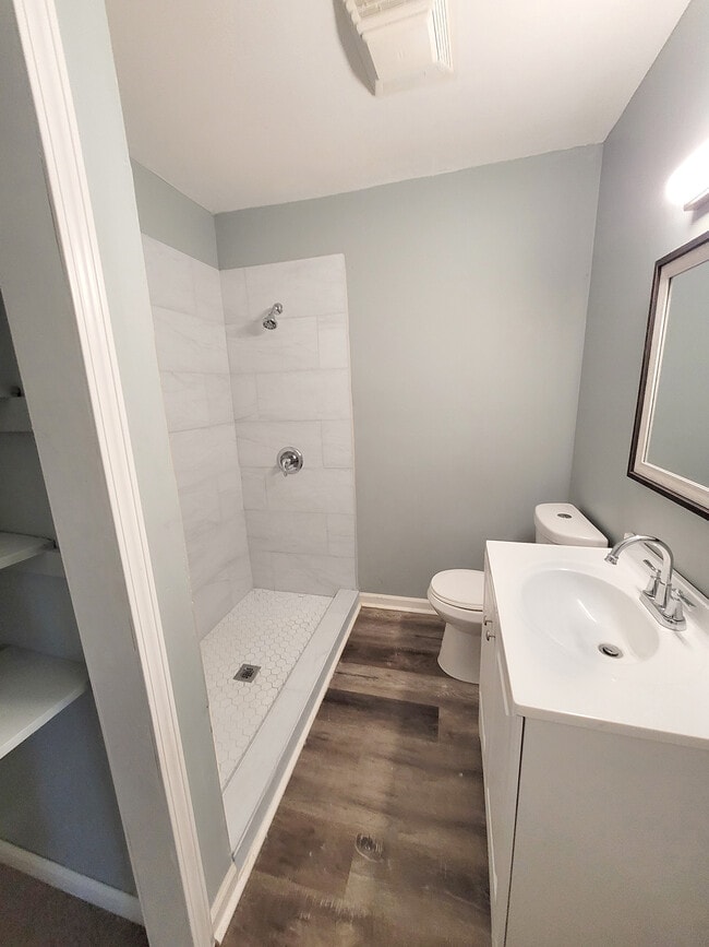 Building Photo - 2226 Windcrest Dr