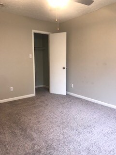 Building Photo - 837 Applewood Ln