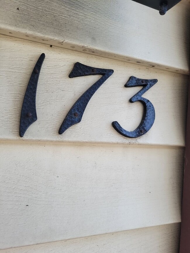 Building Photo - Leola 1st floor 1 bedroom