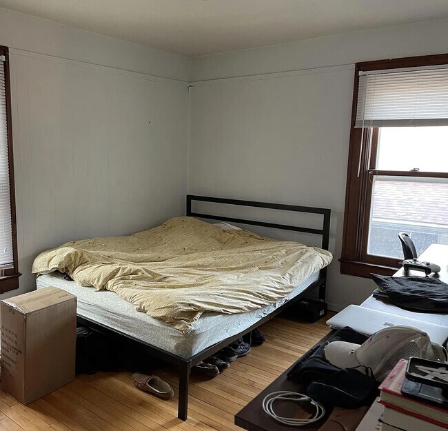 Building Photo - 1008 W Huron St